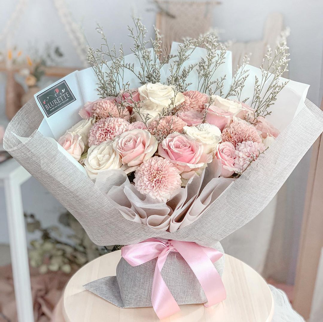 Mixed Gompie and Roses | Florist, Florist Tangerang, Graduation Flowers ...