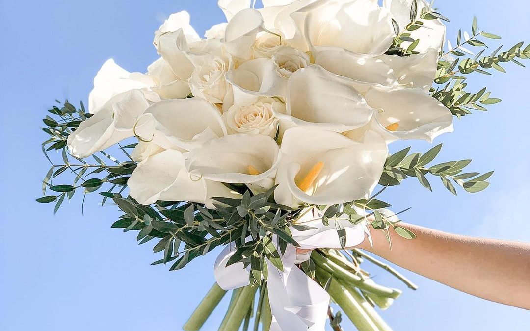 White Calla + Roses
